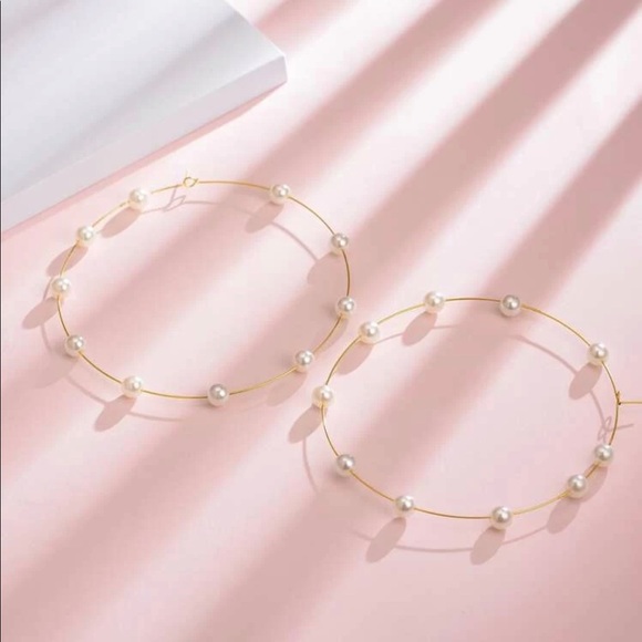 Faux Pearl Decor Hoop Earrings - Picture 2 of 4